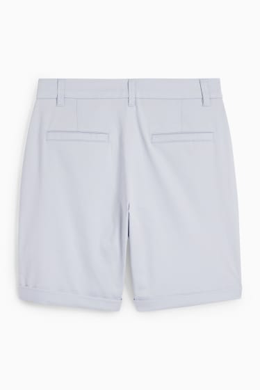 Women - Basic Bermuda shorts - mid-rise waist - light blue