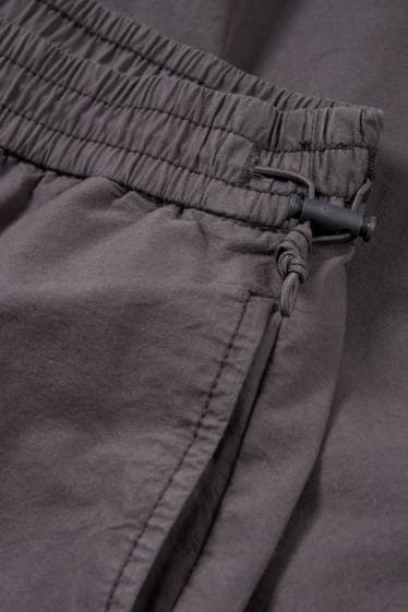 Dona - CLOCKHOUSE - pantalons de tela - mid waist - straight fit - gris fosc