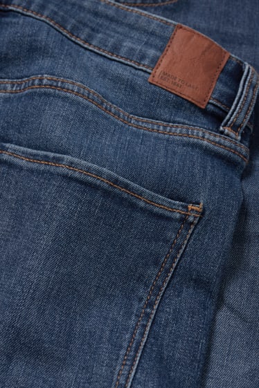 Femei - Pantaloni scurți de blugi - talie medie - LYCRA® - denim-albastru închis