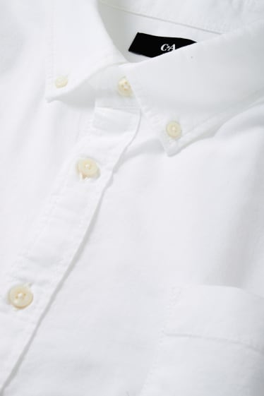 Mężczyźni - Koszula typu oxford - regular fit - przypinany kołnierzyk - biały