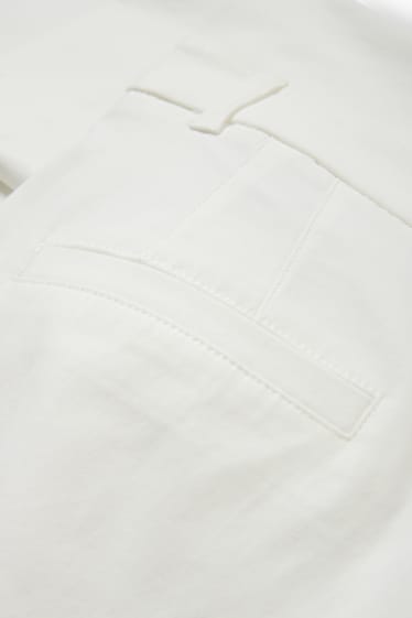 Femmes - Pantalon corsaire - mid waist - slim fit - blanc crème