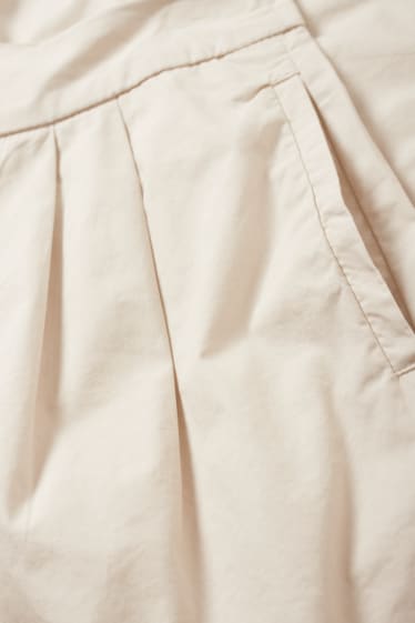 Femei - Pantaloni scurți - talie înaltă - bej deschis