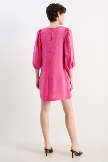 Women - Dress with puff sleeves - pink