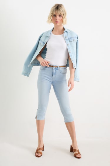 Femei - Jeans capri cu curea - talie medie - denim-albastru deschis