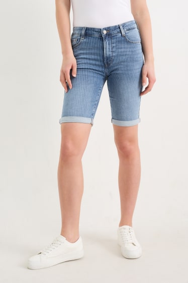 Dames - Bermuda van spijkerstof - mid waist - LYCRA® - gestreept - jeanslichtblauw