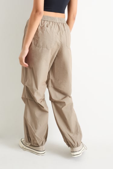 Women - Cloth trousers - mid-rise waist - straight fit - light brown