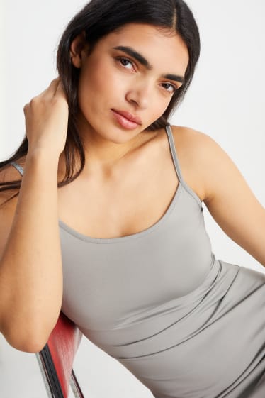 Femmes - Robe moulante - gris