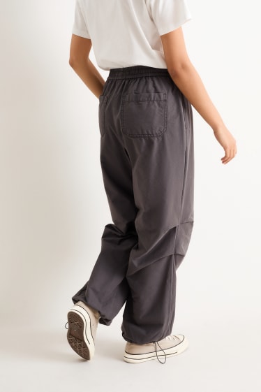 Women - CLOCKHOUSE - cloth trousers - mid-rise waist - straight fit - dark gray
