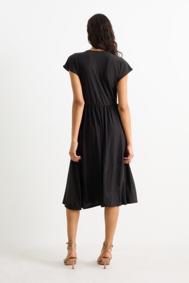 Mujer - Vestido cruzado - negro