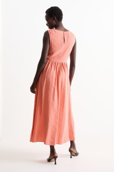 Femmes - Robe évasée - rouge clair