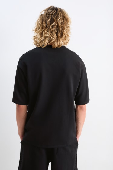 Men - Oversized T-shirt - black