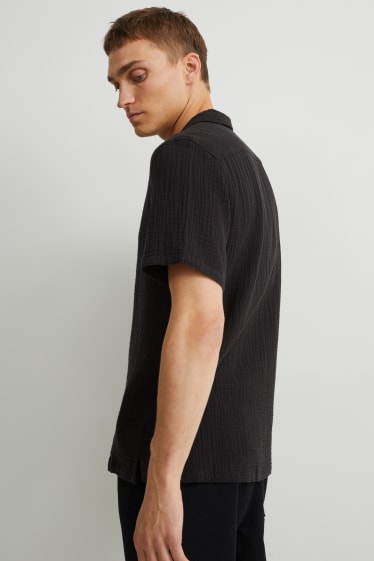 Home - Camisa - regular fit - coll solapa - negre
