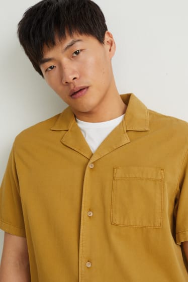Uomo - Camicia - regular fit - collo con rever - giallo senape