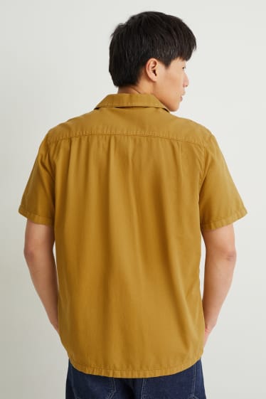 Uomo - Camicia - regular fit - collo con rever - giallo senape
