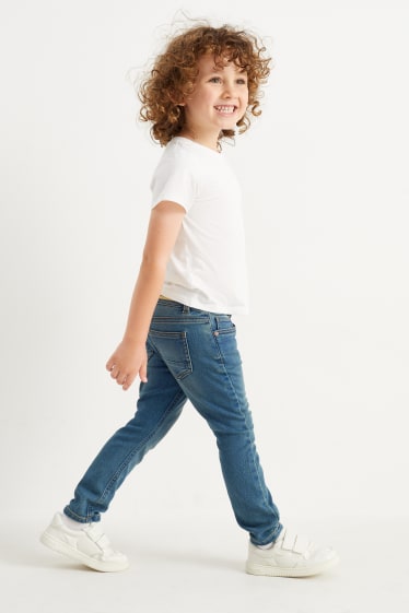 Kinder Buben - Slim Jeans - Thermojeans - Jog Denim - helljeansblau