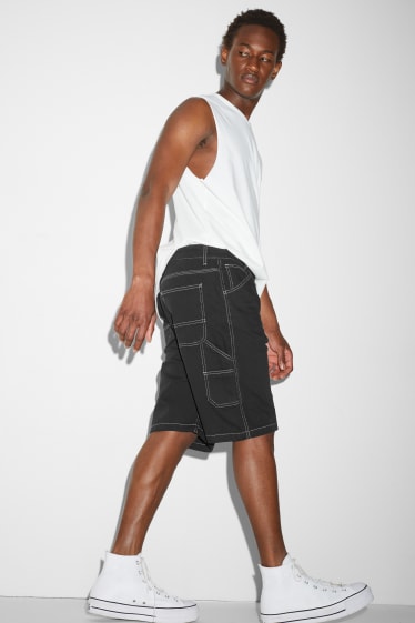 Hommes - Short cargo en jean - noir