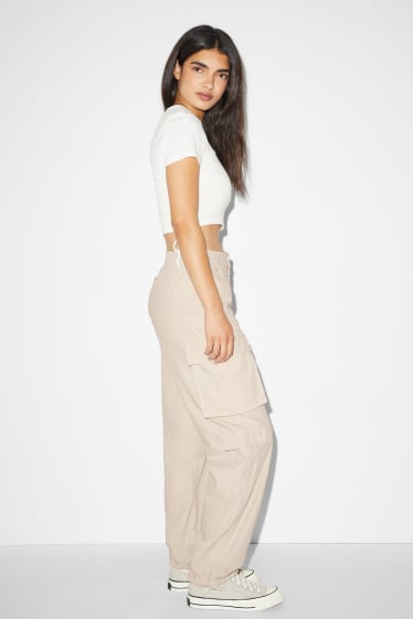 Dames - Cargobroek - mid waist - relaxed fit - licht beige