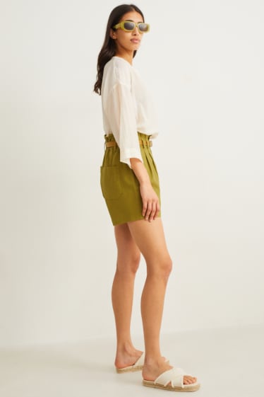 Damen - Shorts mit Gürtel - High Waist - grün