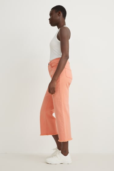 Women - Wide leg jeans - high waist - coral