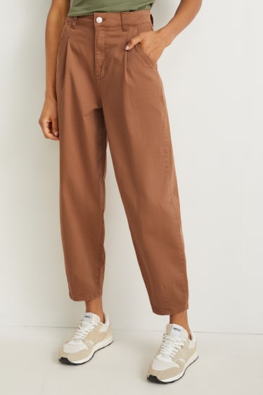 Femmes - Chino - mid waist - tapered fit - marron