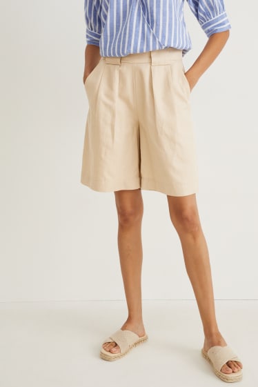 Women - Bermuda shorts - high waist - light beige