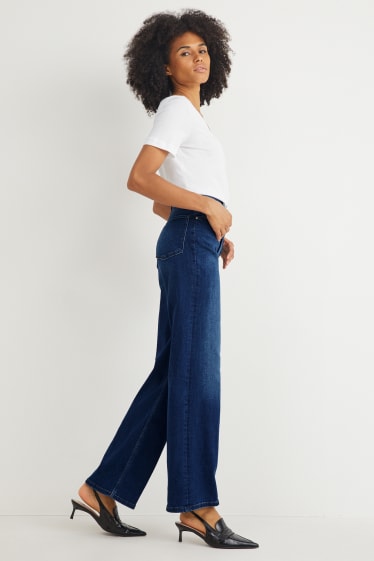 Women - Wide leg jeans - high waist - blue denim