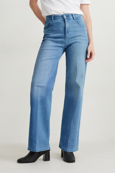 Women - Wide leg jeans - high waist - denim-light blue