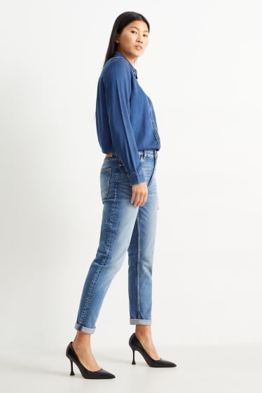 Dona - Boyfriend jeans - mid waist - LYCRA® - texà blau clar