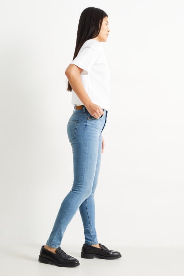 Femmes - Skinny jean - mid waist - LYCRA® - jean bleu clair