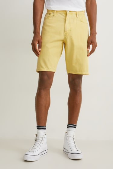 Hommes - Short en jean - jaune