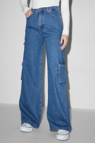 Teens & Twens - CLOCKHOUSE - Cargo Jeans - High Waist - Wide Leg - jeansblau