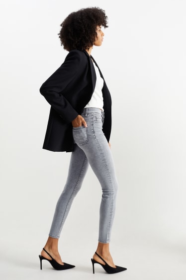 Dámské - Skinny jeans - mid waist - tvarující džíny - LYCRA® - džíny - světle šedé