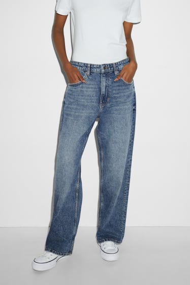 Teens & Twens - CLOCKHOUSE - Baggy Jeans - Mid Waist - helljeansblau