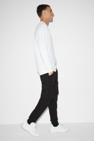 Men - Cargo joggers - black