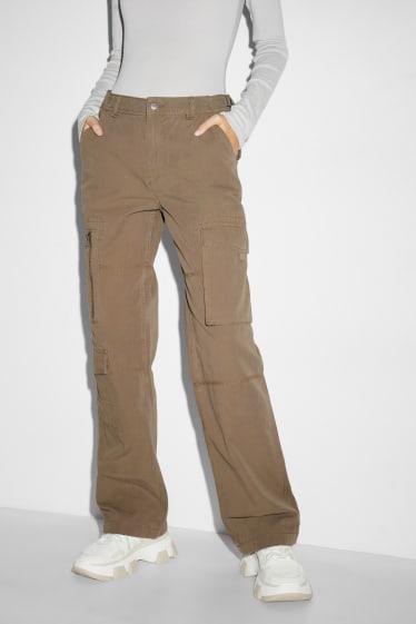 Ados & jeunes adultes - CLOCKHOUSE - pantalon en toile - mid waist - straight fit - kaki