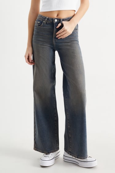 Women - Wide leg jeans - mid-rise waist - denim-brown