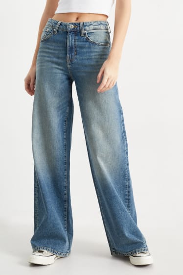 Adolescenți și tineri - CLOCKHOUSE - wide leg jeans - talie medie - denim-albastru