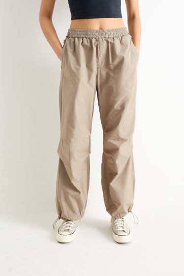 Women - Cloth trousers - mid-rise waist - straight fit - light brown