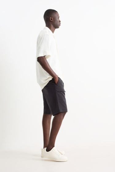 Men - Cargo shorts - LYCRA® - black