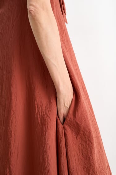 Femmes - Robe évasée à col V - marron foncé