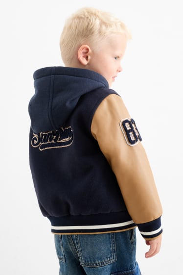 Kinderen: jongens - Fleece collegejas met capuchon - blauw / beige