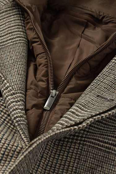 Mężczyźni - Płaszcz - styl 2 w 1 - w kratę - brązowy