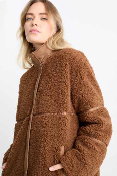 Femei - Palton de pluș - maro