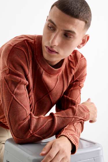 Uomo - Maglione - motivo treccia - ruggine