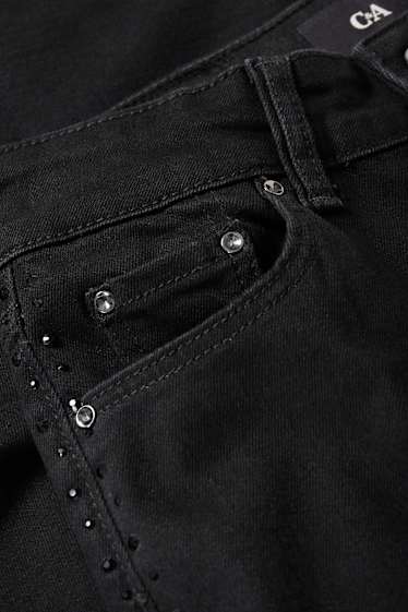 Femei - Straight jeans cu ștrasuri - talie medie - LYCRA® - negru
