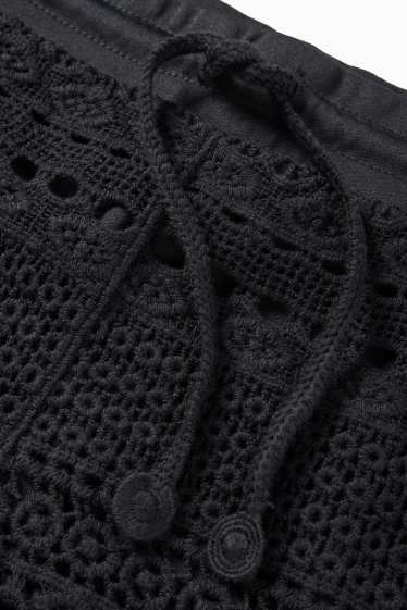 Women - Shorts - mid-rise waist - black