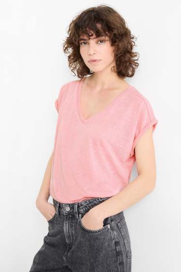 Dámské - Tričko s výstřihem ve tvaru V - regular fit - lososová barva
