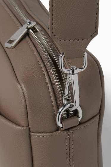 Damen - Umhängetasche mit abnehmbarem Taschengurt - Lederimitat - taupe