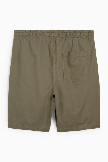 Men - Shorts - dark green