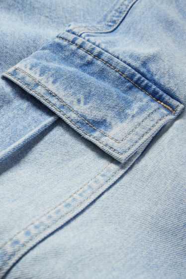 Kinderen: jongens - Cargojeans - jeanslichtblauw